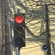 Stoplicht en draden