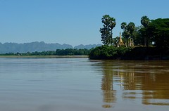 Pagoda @ Salween River