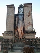 buddha between de walls
