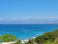 Stukje strand van Neo Chorio