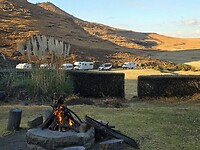Khotso Lodge: Campsite en kampvuur
