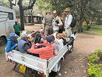 De groep in het bakkie