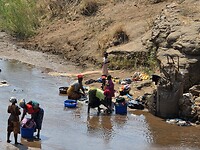wasdag in de rivier