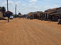 Ekwedeni: Hoofdstraat