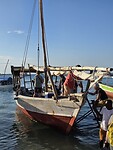 Stonetown: Geke komt aan boord vd dhow