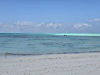 Azuurblauw zeewater