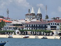 Tembo hotel vanaf zee