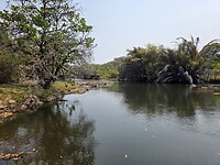 Kapishya hotsprings: Mansha rivier
