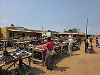 Shiwa Ngamu: op de markt