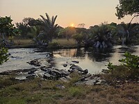 kapishya hotsprings: zonsopkomst op onze camperplek