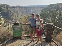 Wij en de Victoria Falls Brug over de Zambezi rivier