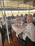 okavango delta: ontbijt op de house-boot