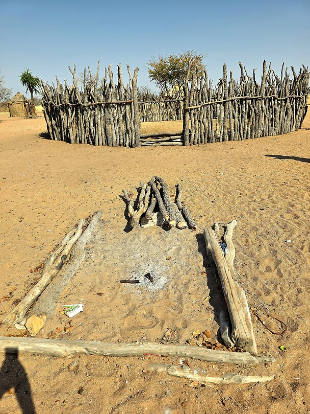 Smeulend vuur en kraal