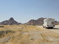 De Spitzkoppe is al van verre zichtbaar