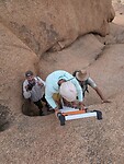 Spitzkoppe: Geke met de trap naar beneden