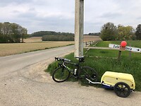 Even rusten langs de kant van de weg