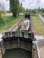 Sluisje in de Maas