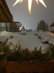 voor het hotel dinsdagavond (2)