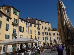 prachtig plein in Lucca