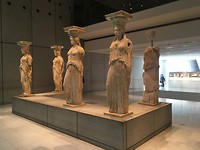 vrouwenpilaren Erechteion