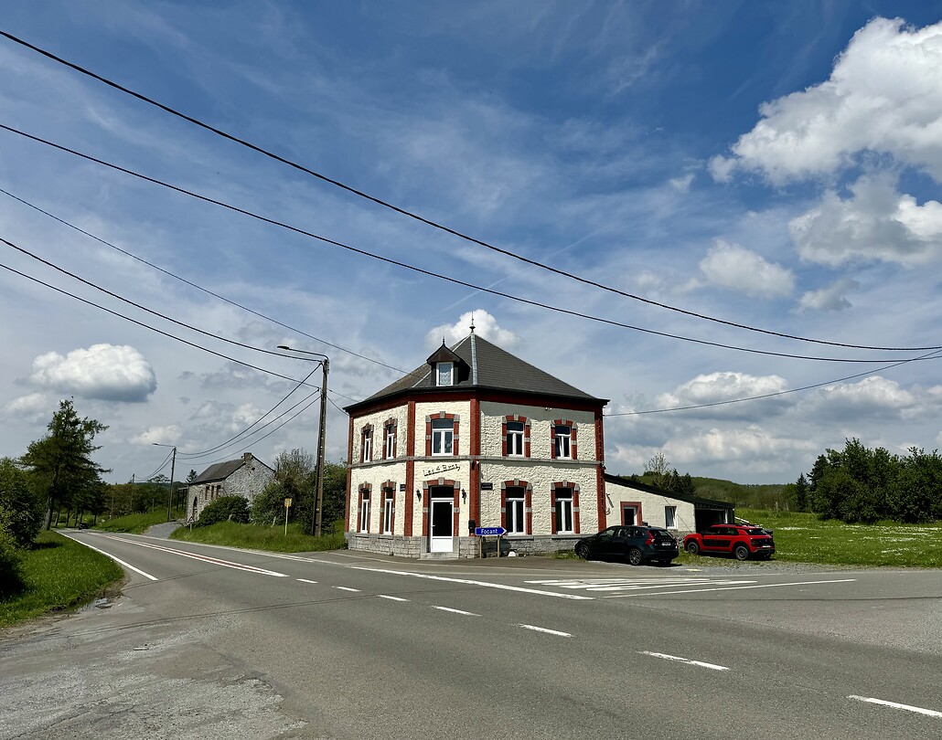 Crossroads… maar de kroeg is gesloten