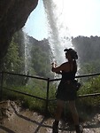 Achter de waterval
