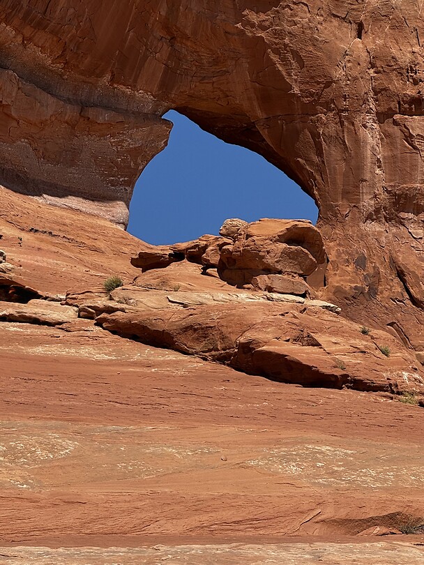 Eye glass arch