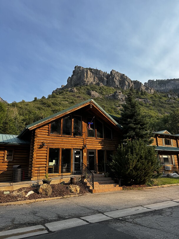 Onze outdated Alaskan Spa Inn in Ogden