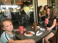 genieten van een overheerlijke smoothie