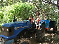 even spelen op de echte tractor