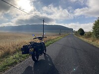 Zon komt door de mist.