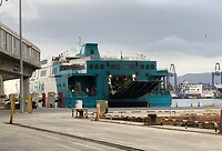 Aankomst van snelle catamaran veerboot Avemar Dos.
