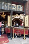 In de stijl van circus Roncalli Grand Cafe