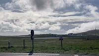 Vliegtuig komt net niet tot overgang met straat