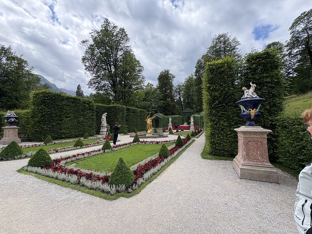 Veel beelden zorgvuldig geplaatst door Ludwig II