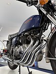 Op zo‘n Honda CB 400 heb ik ook mijn motor examen gedaan