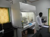 Laboratorium van SAA met Barry Nourish aan de leiding