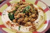 Eerst even lunchen bij Tala: heerlijke humus met kipshoarma