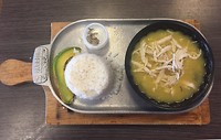 Ajiaco (soep met kip en aardappel)