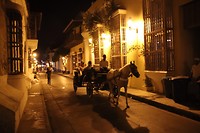 Paard en wagen door Cartagena Viejo