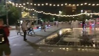 Kinderen spelen in centrum Pristina