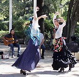 Flamenco danseressen in het park