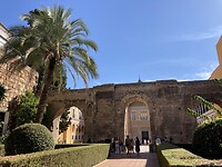 Entree van het Alcazar