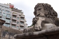Treurende leeuw op één van de tombes