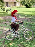 Kleine gaucho op zijn stalen ros