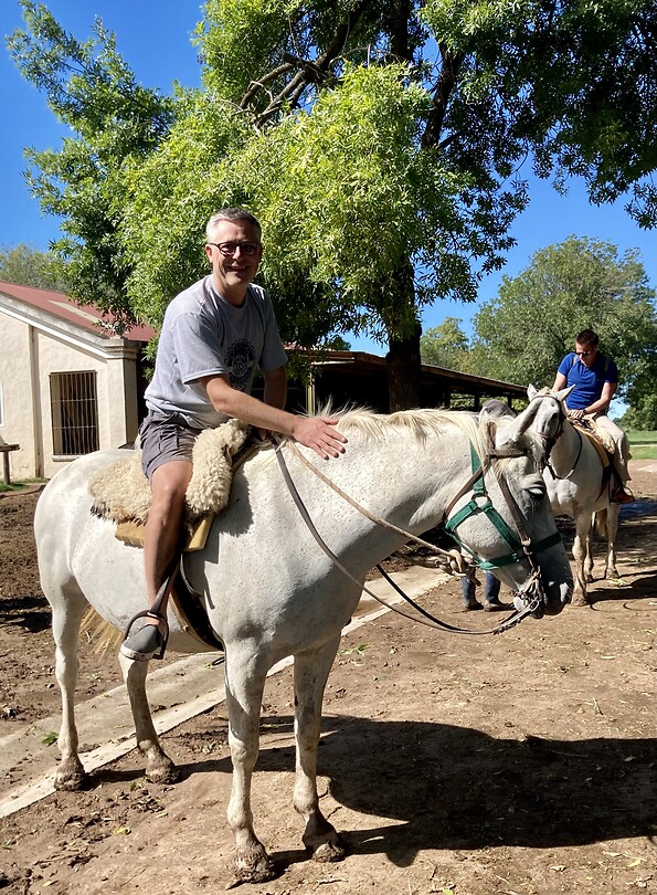 Te paard!