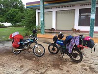 On the road to Don Det