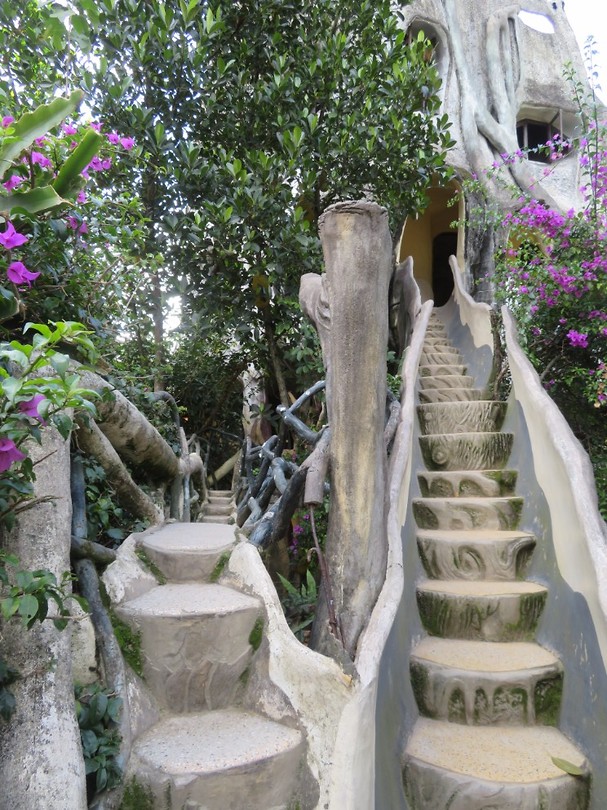 Crazy House more stairs