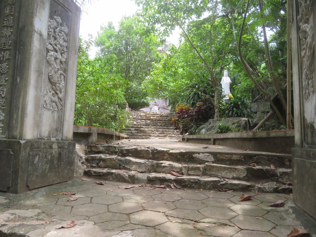 Marble mountains path