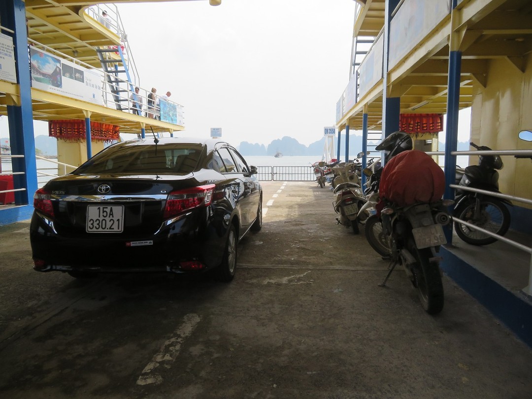 Boat to Cat Ba